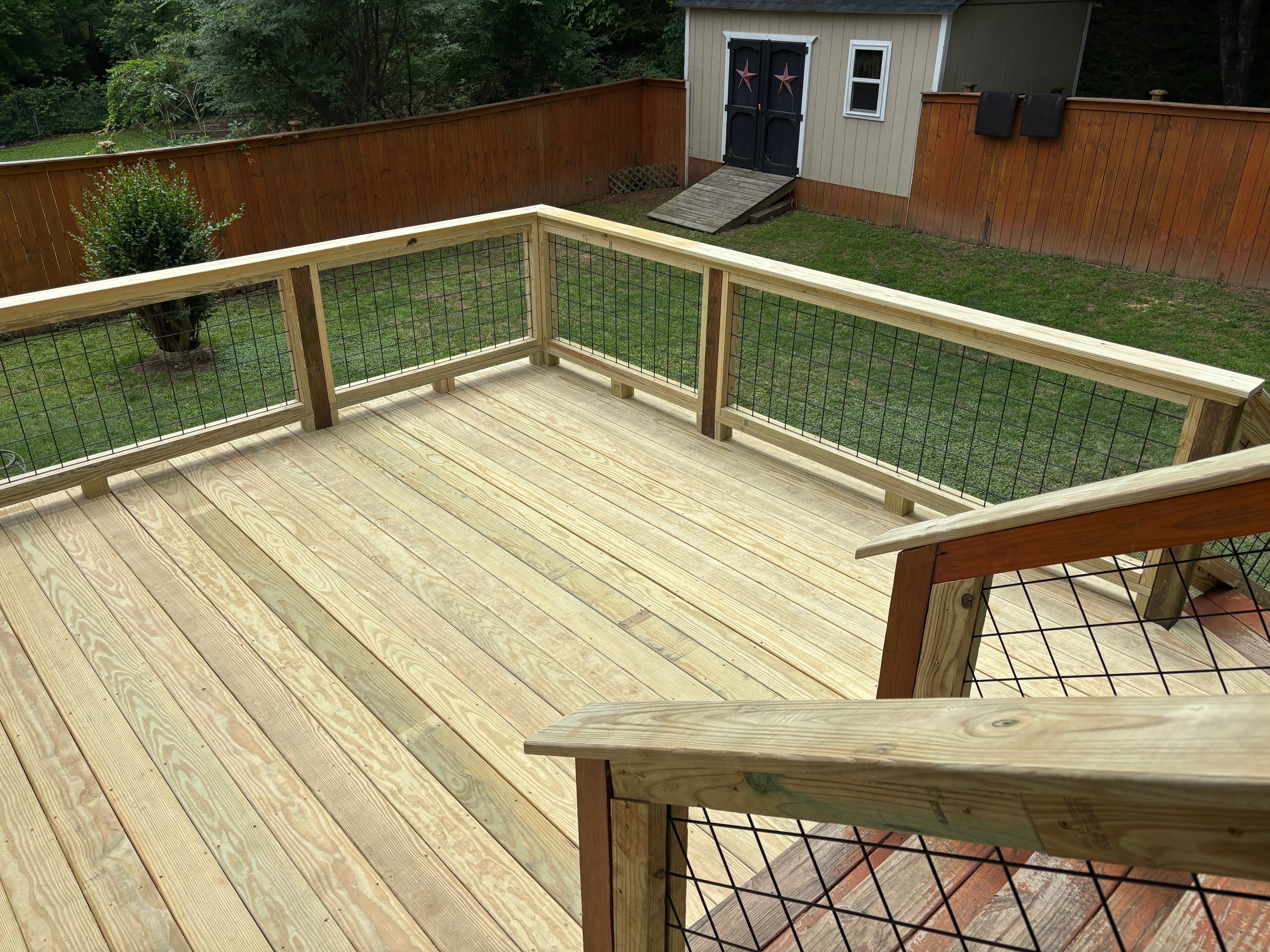 Backyard Entertainer Deck